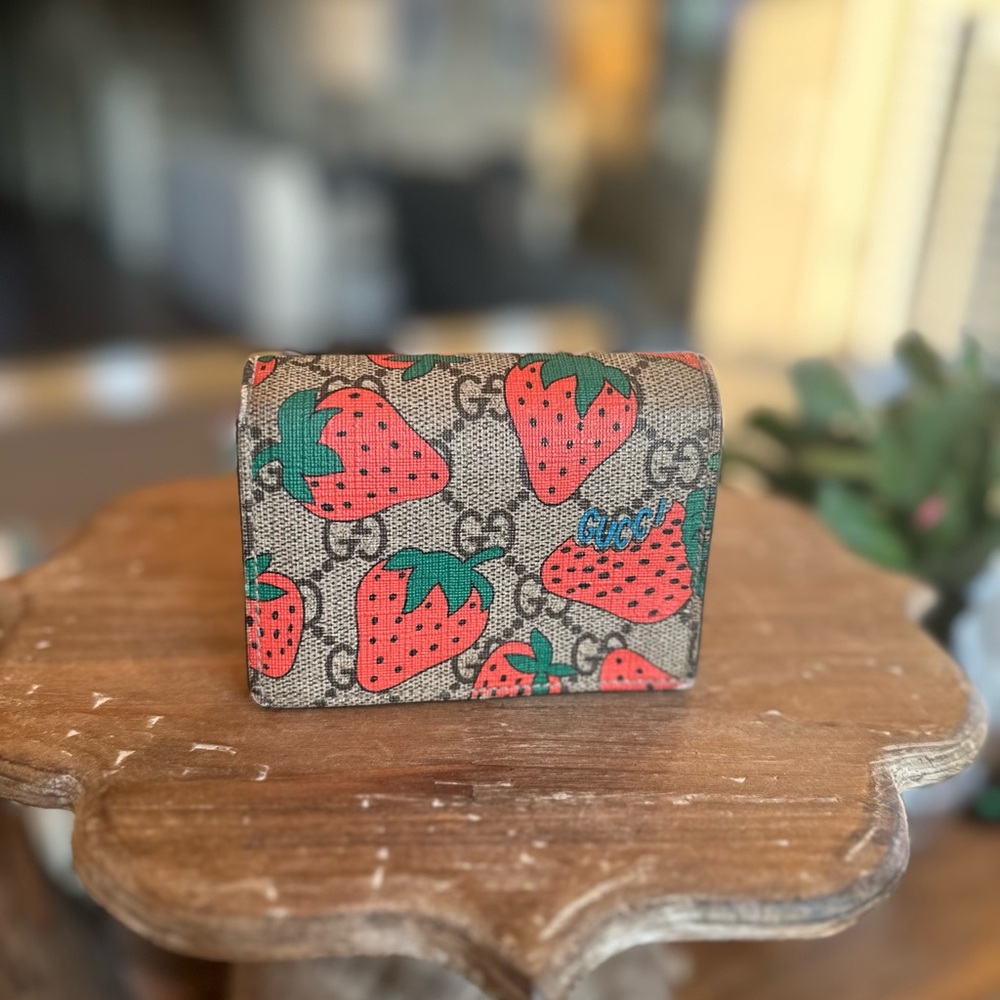 Gucci classic monogram, with Red and Pink Strawberries Wallet. - Picture 2 of 3